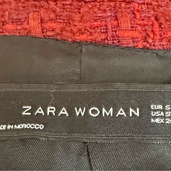 Gorgeous Chanel-style red blazer - Picture 4 of 5